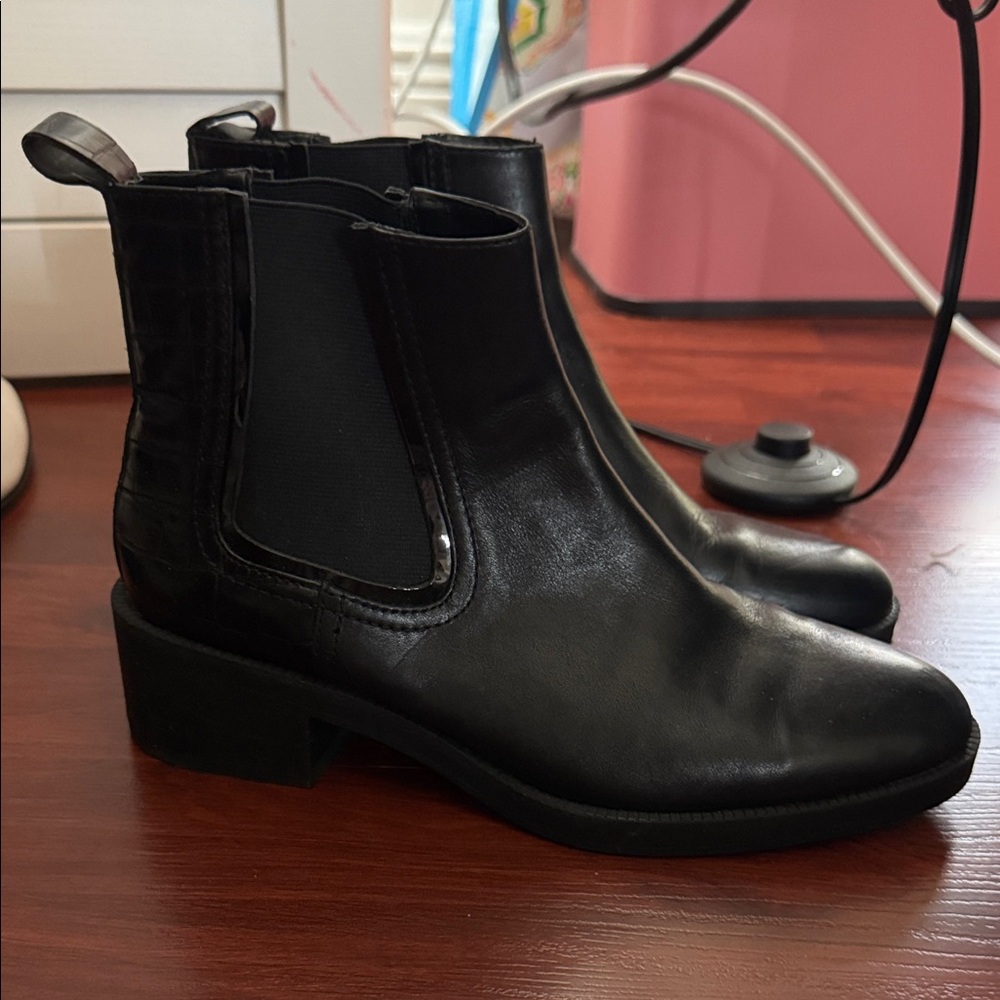 Zara Black Leather Chelsea Ankle Boots with Low Block Heel